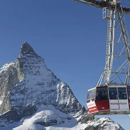 Haus Alpenschloss Dağ evi Zermatt